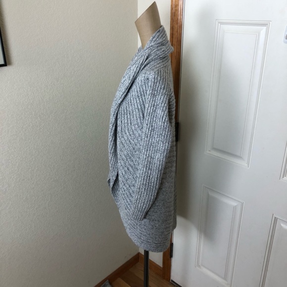 Alpaca Connection Gray Circle Cardigan Sweater Made in Peru Size Medium - Picture 3 of 7